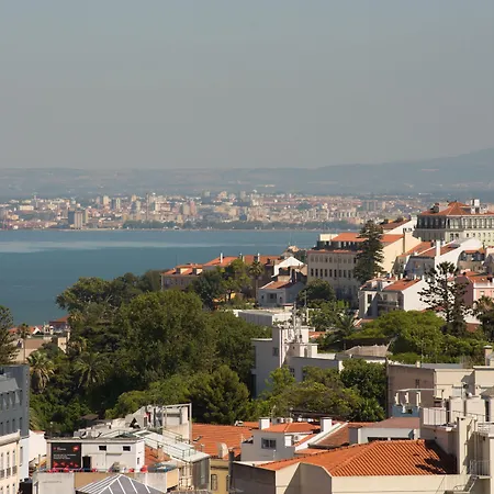 Express&suites - Real By Ihg