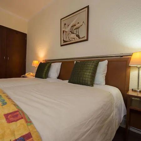 Hotell Express & - Principe Real By Ihg 3*