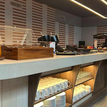 Hotell Express & - Principe Real By Ihg 3*