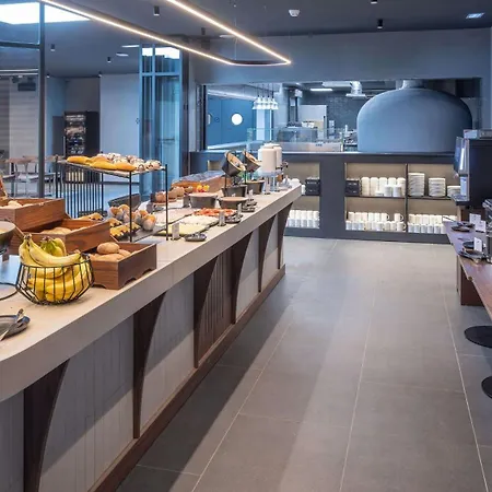 Express & - Principe Real By Ihg Hotell 3*