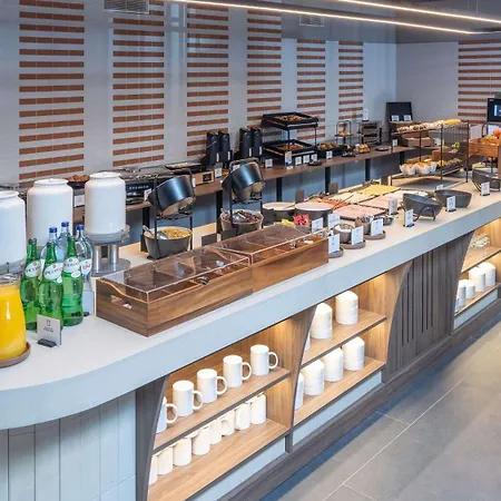 Hotel Express & - Principe Real By Ihg Lisbon