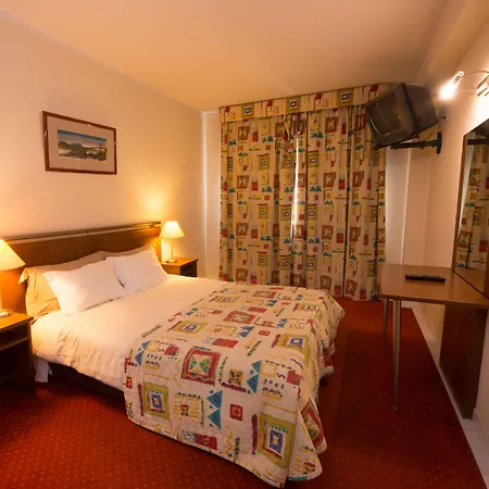 Готель Express & - Principe Real By Ihg 3*