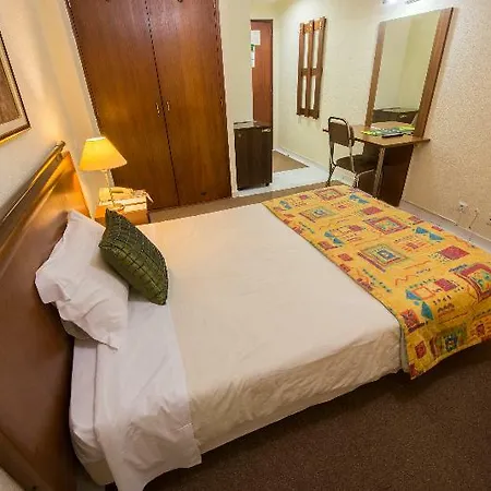 Express & - Principe Real By Ihg Hotel Lissabon