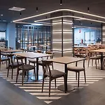 Express & - Principe Real By Ihg מלון 3*